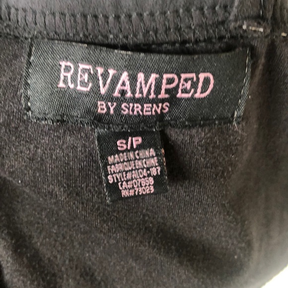 3/$30✨ Super Soft Strappy Black Crop Top - Picture 6 of 6